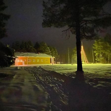 Majatalo Jurtta Hotel Rautuskylä Kültér fotó
